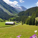 Haus Waldheim Bed & Breakfast 3*