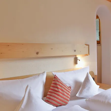 Haus Waldheim Bed & Breakfast