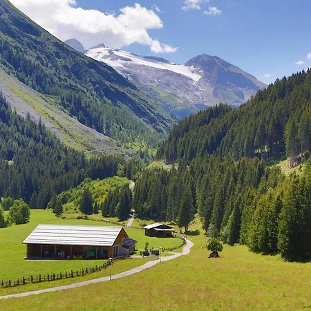 Haus Waldheim Bed and Breakfast Tux