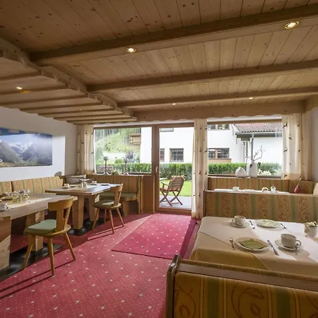 Haus Waldheim Bed & Breakfast Tux